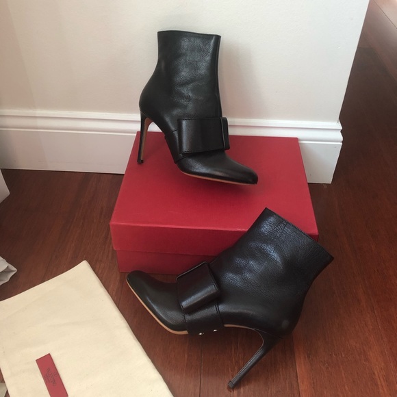 Auth Valentino Garavani Bow-trim Leather Ankle Boot, Black leather booties - Picture 3 of 17